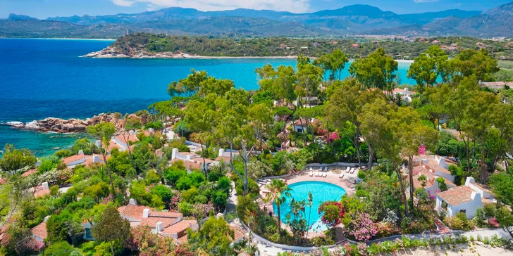 Sardínia: hotel v romantickom zálive Cala Moresca, bazény, strava aj možnosť spa
