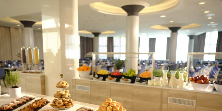 Dovolenka v Portoroži: 4* hotel s raňajkami alebo polpenziou, bazény, dieťa do 12,9 rokov zdarma