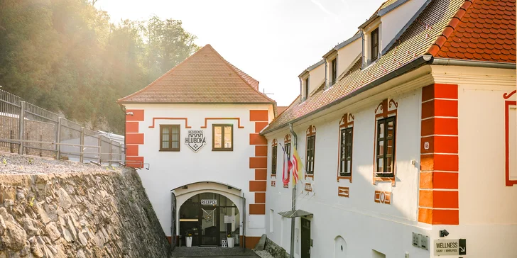 Krásne apartmány len 800 m od zámku v Hlubokej s raňajkami aj wellness