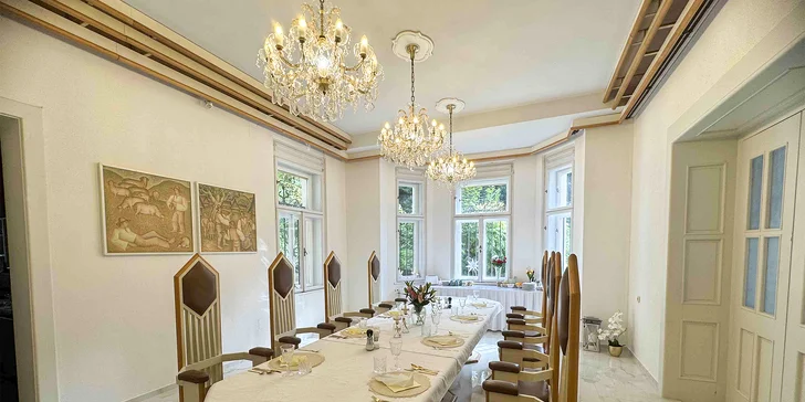 Historická Vládna vila v Luhačoviciach: pobyt s raňajkami v samotnom centre kúpeľov