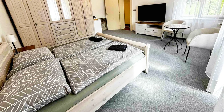 Historická Vládna vila v Luhačoviciach: pobyt s raňajkami v samotnom centre kúpeľov