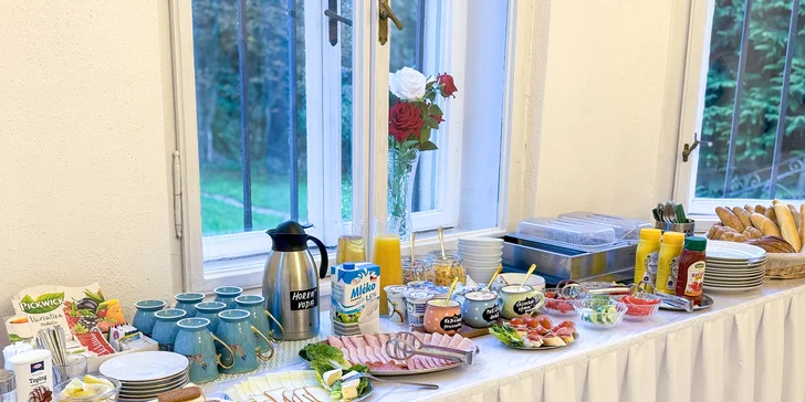 Historická Vládna vila v Luhačoviciach: pobyt s raňajkami v samotnom centre kúpeľov