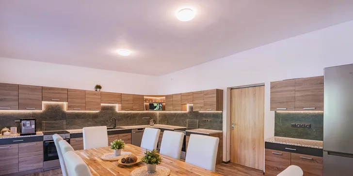 Pobyt v Klášterci nad Ohří s raňajkami, košom dobrôt aj jazdou na koni