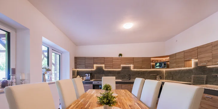 Pobyt v Klášterci nad Ohří s raňajkami, košom dobrôt aj jazdou na koni