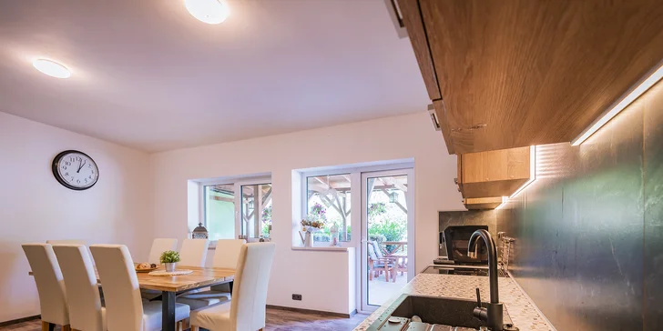 Pobyt v Klášterci nad Ohří s raňajkami, košom dobrôt aj jazdou na koni