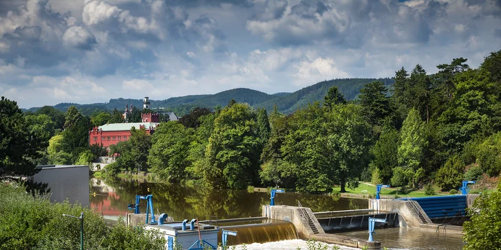 Pobyt v Klášterci nad Ohří s raňajkami, košom dobrôt aj jazdou na koni