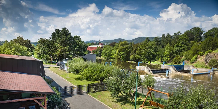 Pobyt v Klášterci nad Ohří s raňajkami, košom dobrôt aj jazdou na koni