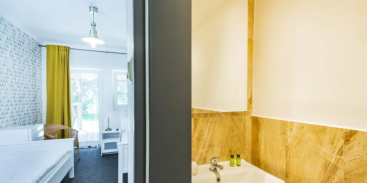 Pobyt v Klášterci nad Ohří s raňajkami, košom dobrôt aj jazdou na koni