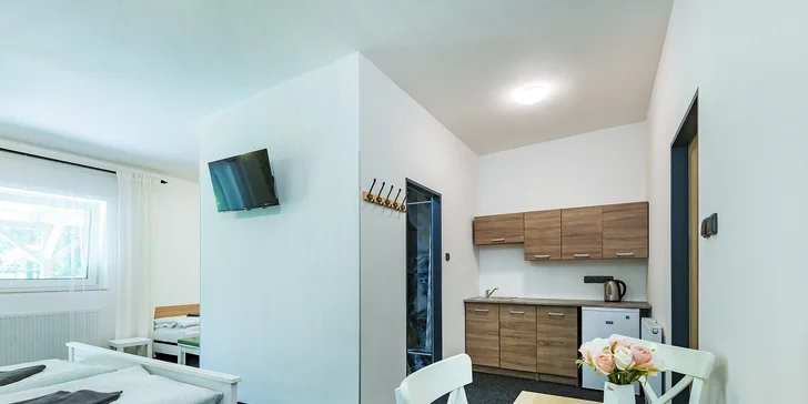 Pobyt v Klášterci nad Ohří s raňajkami, košom dobrôt aj jazdou na koni