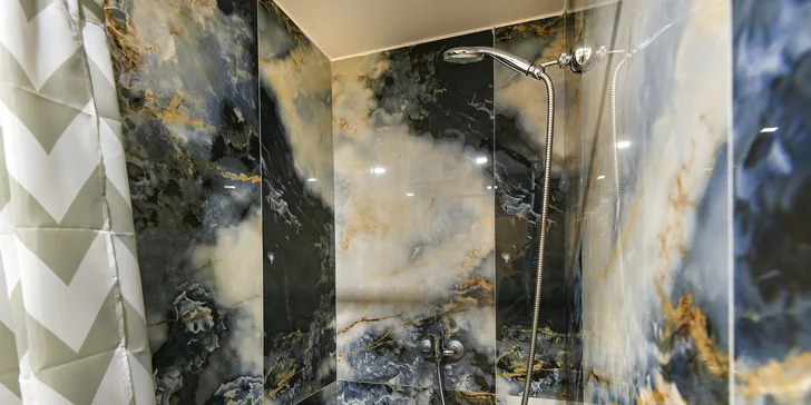 Pobyt v Klášterci nad Ohří s raňajkami, košom dobrôt aj jazdou na koni