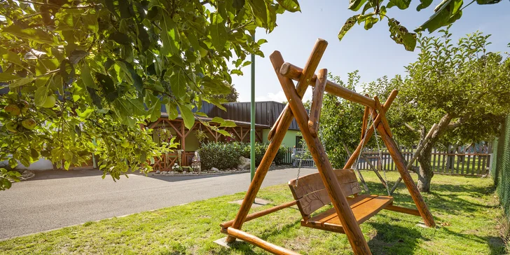 Pobyt v Klášterci nad Ohří s raňajkami, košom dobrôt aj jazdou na koni