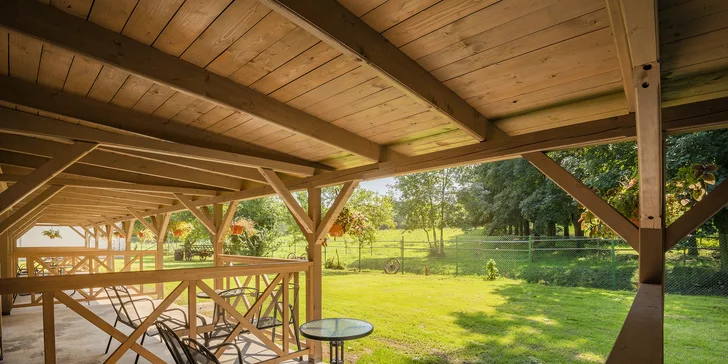 Pobyt v Klášterci nad Ohří s raňajkami, košom dobrôt aj jazdou na koni