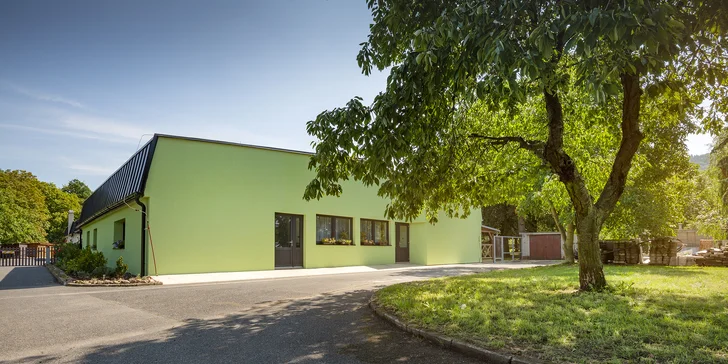 Pobyt v Klášterci nad Ohří s raňajkami, košom dobrôt aj jazdou na koni