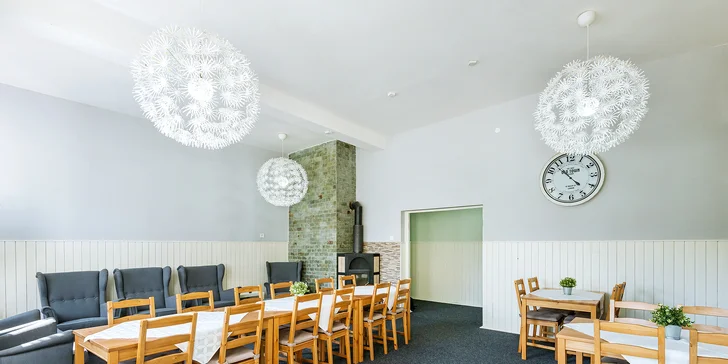 Pobyt v Klášterci nad Ohří s raňajkami, košom dobrôt aj jazdou na koni