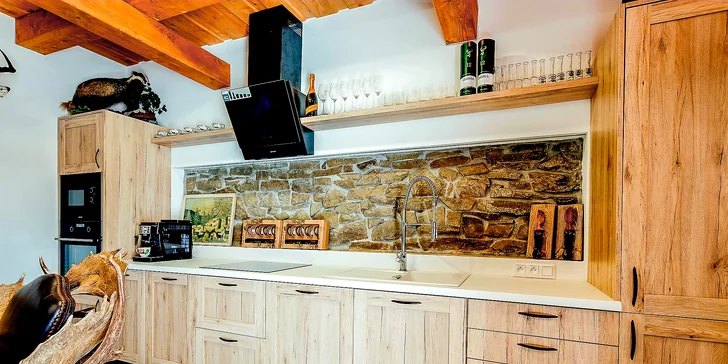 Kúzelný pobyt na Orave: moderná chalupa pre 8 osôb s privátnym mini wellness a veľkou záhradou