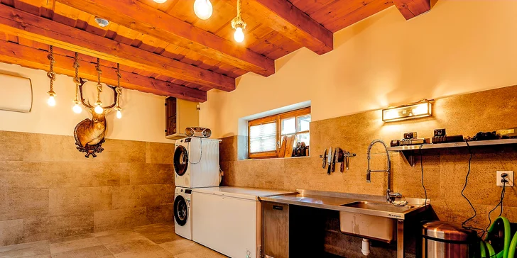 Kúzelný pobyt na Orave: moderná chalupa pre 8 osôb s privátnym mini wellness a veľkou záhradou