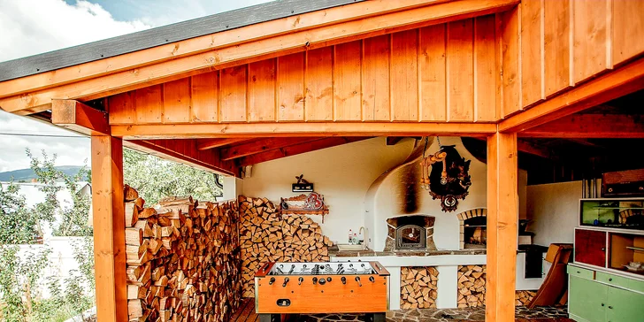 Kúzelný pobyt na Orave: moderná chalupa pre 8 osôb s privátnym mini wellness a veľkou záhradou