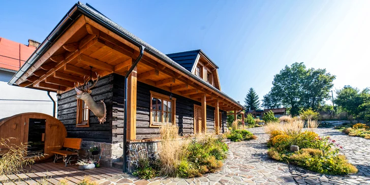 Kúzelný pobyt na Orave: moderná chalupa pre 8 osôb s privátnym mini wellness a veľkou záhradou