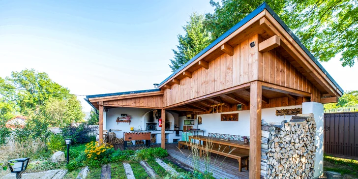 Kúzelný pobyt na Orave: moderná chalupa pre 8 osôb s privátnym mini wellness a veľkou záhradou
