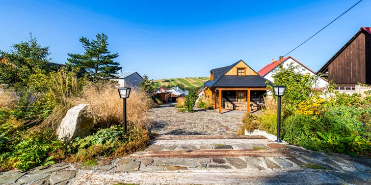 Kúzelný pobyt na Orave: moderná chalupa pre 8 osôb s privátnym mini wellness a veľkou záhradou