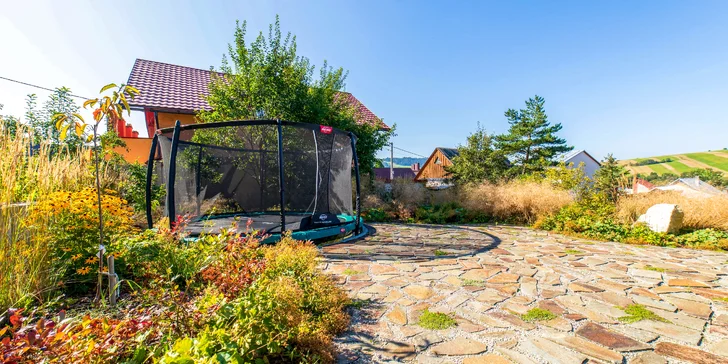 Kúzelný pobyt na Orave: moderná chalupa pre 8 osôb s privátnym mini wellness a veľkou záhradou