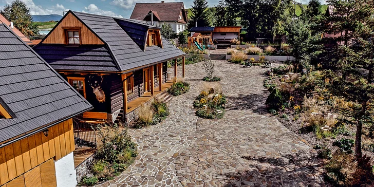 Kúzelný pobyt na Orave: moderná chalupa pre 8 osôb s privátnym mini wellness a veľkou záhradou