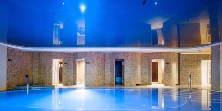 Pobyt na zámku pri Karlových Varoch: neobmedzený wellness, polpenzia, masáž aj procedúry