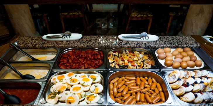 Pobyt na zámku pri Karlových Varoch: neobmedzený wellness, polpenzia, masáž aj procedúry