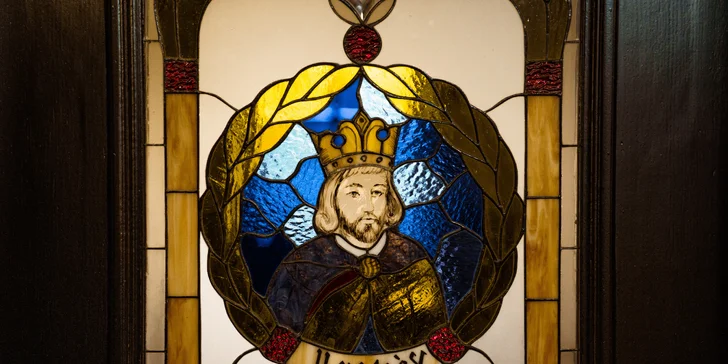 Pobyt na zámku pri Karlových Varoch: neobmedzený wellness, polpenzia, masáž aj procedúry