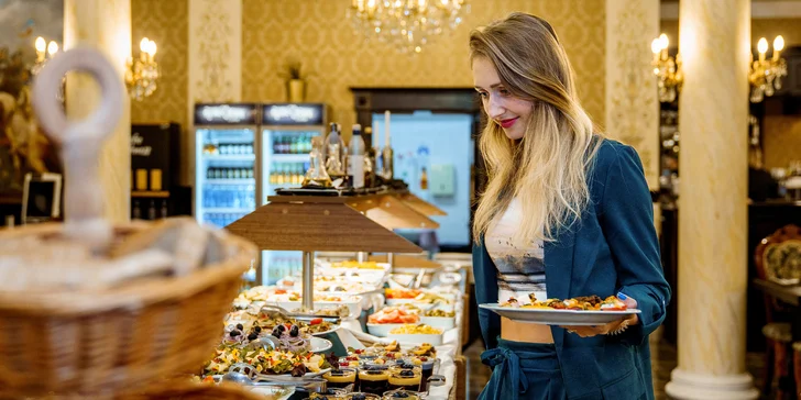 Pobyt na zámku pri Karlových Varoch: neobmedzený wellness, polpenzia, masáž aj procedúry