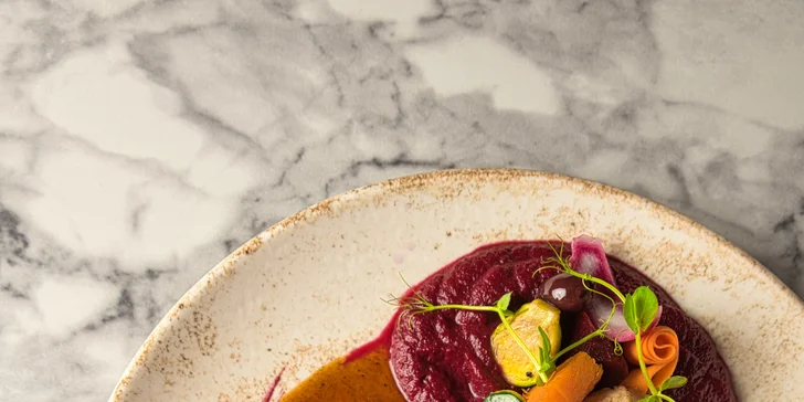 Kačacie prsia s bryndzovými arancinami, terinka z kačacej pečene a vývar