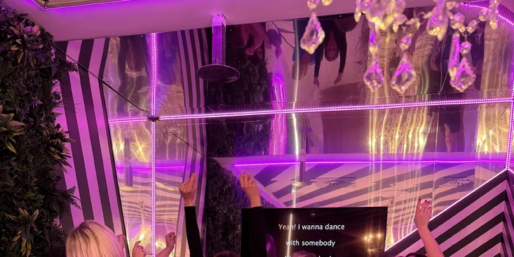 Zažiarte pred objektívom: Vstup do SELFIE ROOMS v CRAZY SiTY