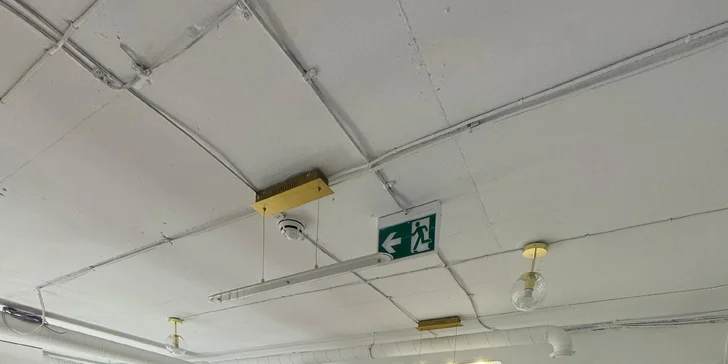 Head spa s krátkou masážou ramien a chrbta