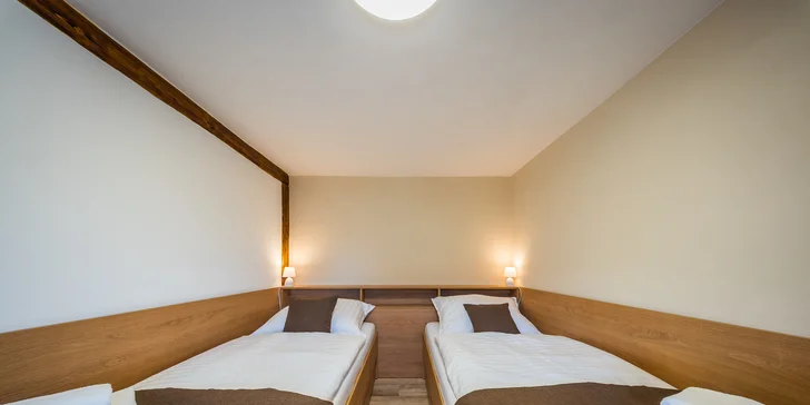 Chalupa s vinnou pivnicou na južnej Morave: gril, fľaša vína aj kôš plný dobrôt