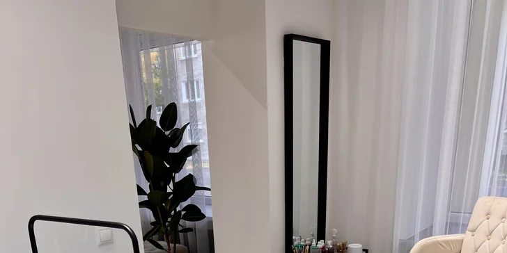 Mihalnice aj obočie ako z katalógu: úprava, farbenie, laminácia aj výhodná kombinácia