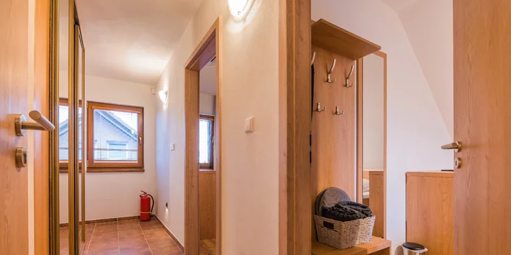 Pobyt vo Veľkých Bíloviciach: krásne ubytovanie v pivnici až pre 10 osôb aj s občerstvením