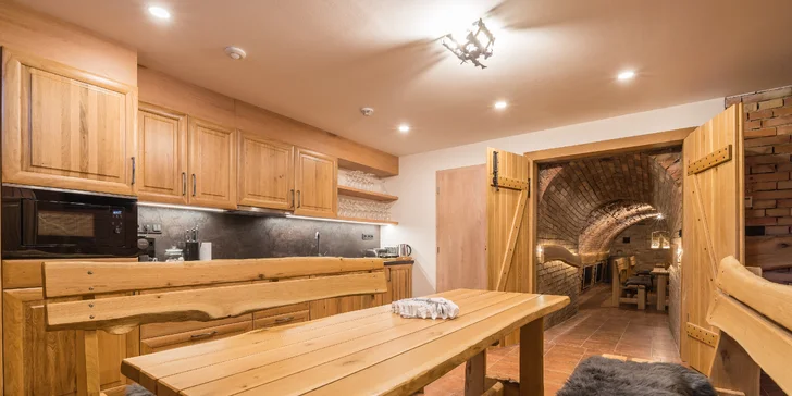 Pobyt vo Veľkých Bíloviciach: krásne ubytovanie v pivnici až pre 10 osôb aj s občerstvením