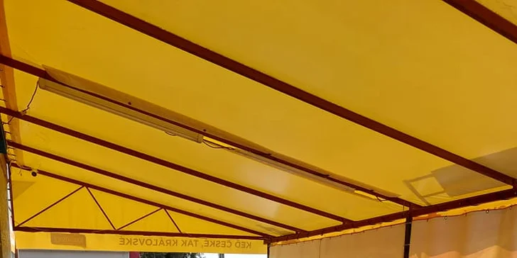 Pizza podľa tradičnej talianskej receptúry, v dvoch veľkostiach