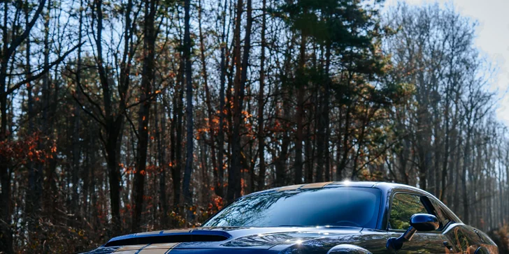 Prenájom vozidla Dodge Challenger 6.4 Scat Pack na pár hodín, celý deň či víkend