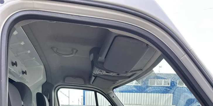 Pohodlné cestovanie pre vašu partiu aj pracovný tím: prenájom mikrobusov a úžitkových áut