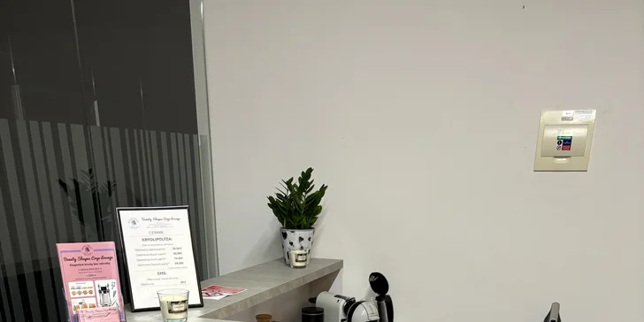 Tvarovanie postavy pomocou kryolipolýzy a EMS