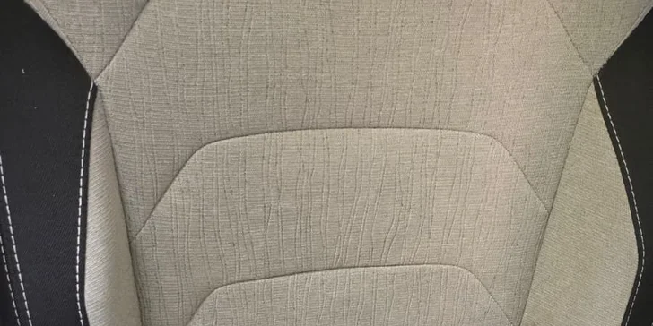 Mega umytie osobného vozidla, tepovanie interiéru a umytie exteriéru alebo dvojkrokové leštenie a ošetrenie keramickým voskom