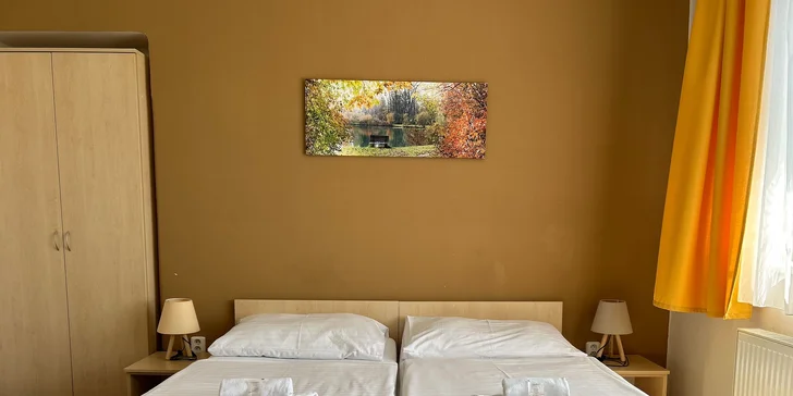 Pobyt v srdci Poděbrad: raňajky a fľaša vína, varianta vrátane wellness a masáže