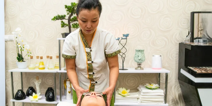 Relaxačná masáž tváre, krku a dekoltu bylinnými guľami