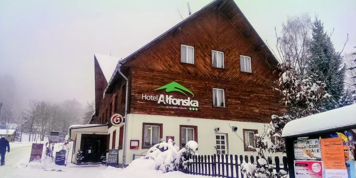 Pohodová dovolenka v Krkonošiach: horský hotel priamo pri zjazdovke, polpenzia