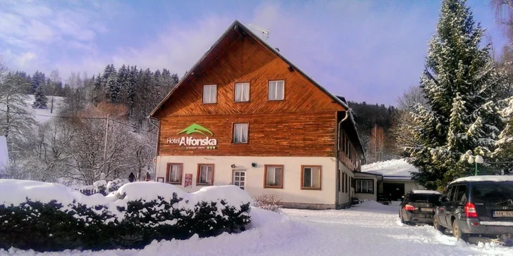 Pohodová dovolenka v Krkonošiach: horský hotel priamo pri zjazdovke, polpenzia