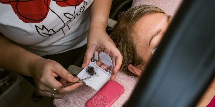 Štýlové UV mihalnice s výdržou až 7 týždňov