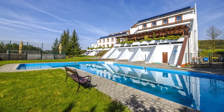 Za krásami Křivoklátska: hotel s raňajkami alebo polpenziou a wellness