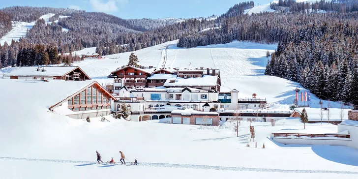 Krásny hotel v Rakúsku hneď pri zjazdovke: polpenzia plus, parádny wellness, herne pre deti