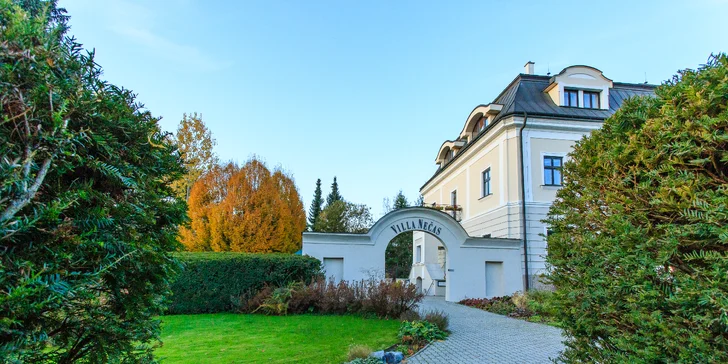 Vstup do wellness, 4-chodová večera alebo romantický večer pre 2 osoby vo Ville Nečas